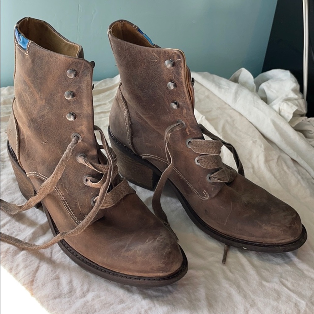 John Fluevog Nuni Distressed Lace-up Boots Sz 11